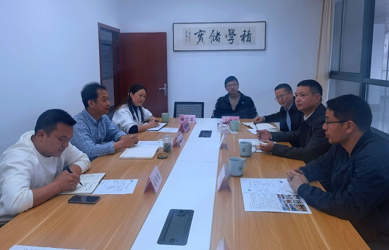 慶元職高校領(lǐng)導(dǎo)赴松陽(yáng)職業(yè)中專開(kāi)展學(xué)習(xí)交流活動(dòng).jpg